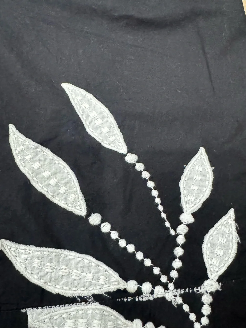 Anthropologie Black White Embroidered Leaf Boho V-Neck Blouse Top Sz S